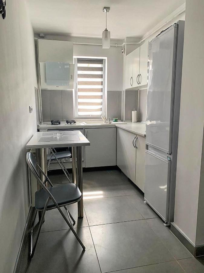 Апартаменты White & Elegant Luxury Apartament Крайова Экстерьер фото