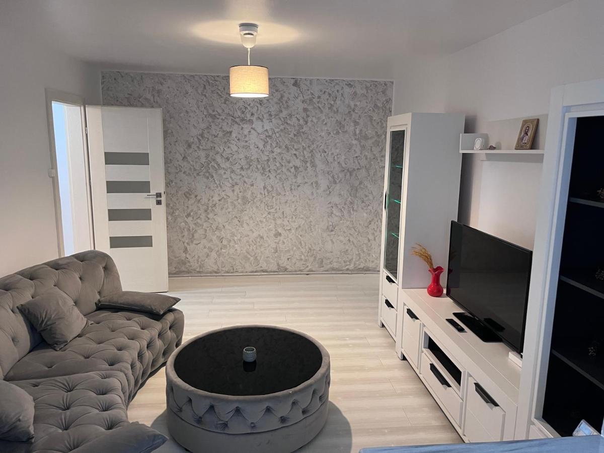 Апартаменты White & Elegant Luxury Apartament Крайова Экстерьер фото